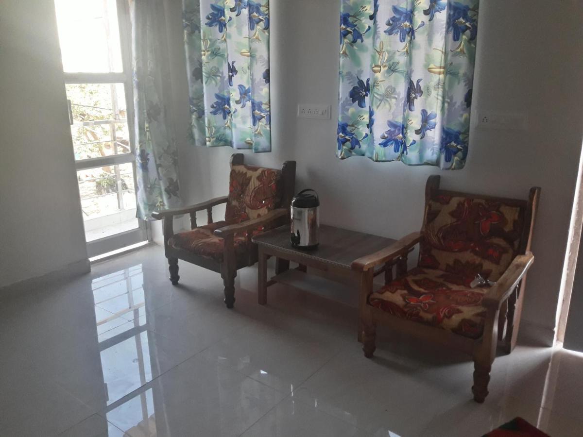 Rajvihar Hotel Pachmarhi Bagian luar foto