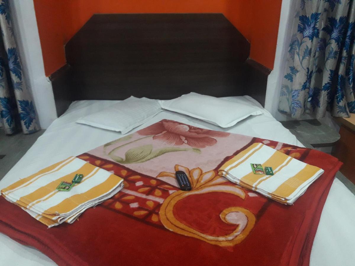 Rajvihar Hotel Pachmarhi Bagian luar foto