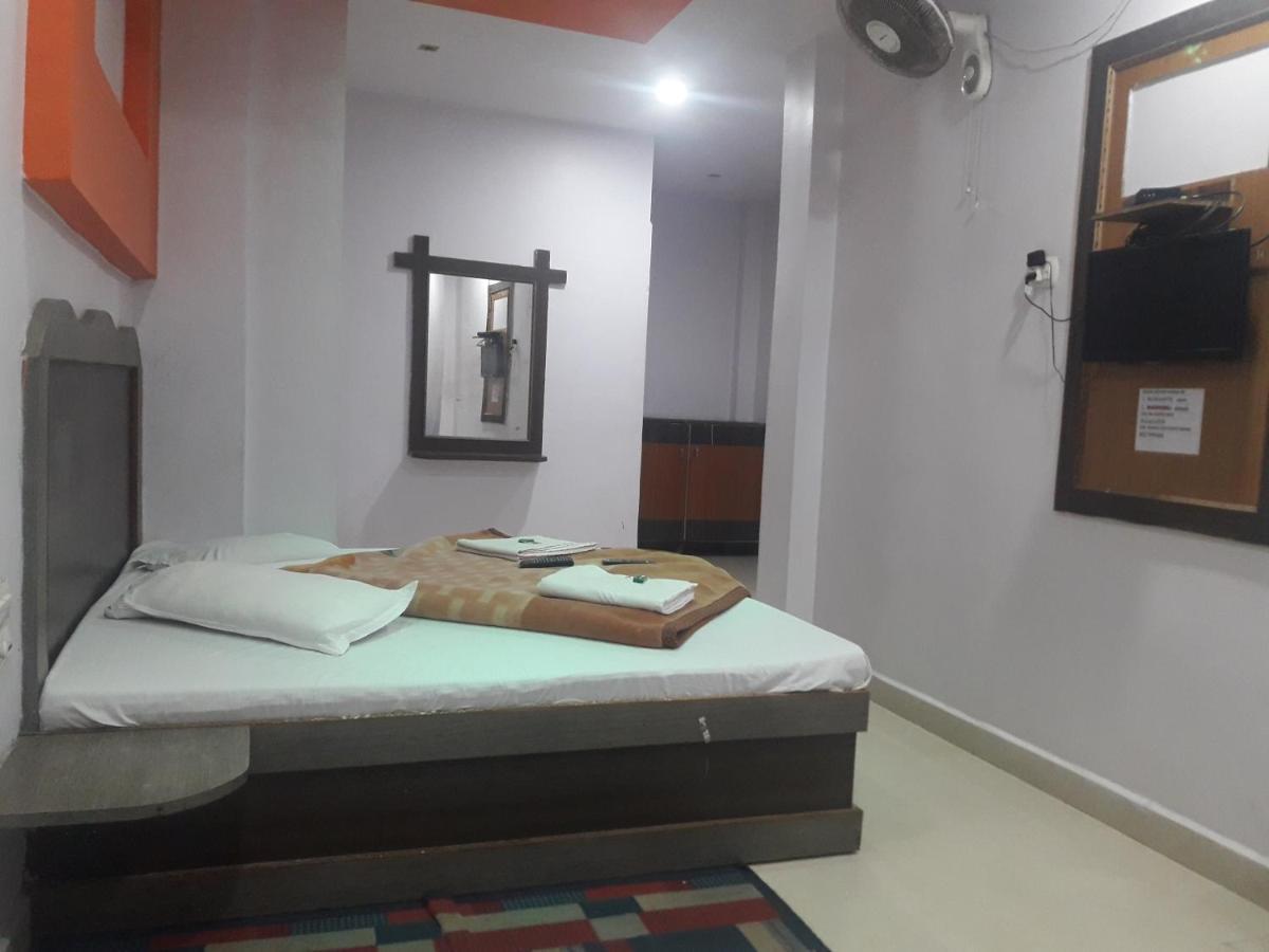 Rajvihar Hotel Pachmarhi Bagian luar foto