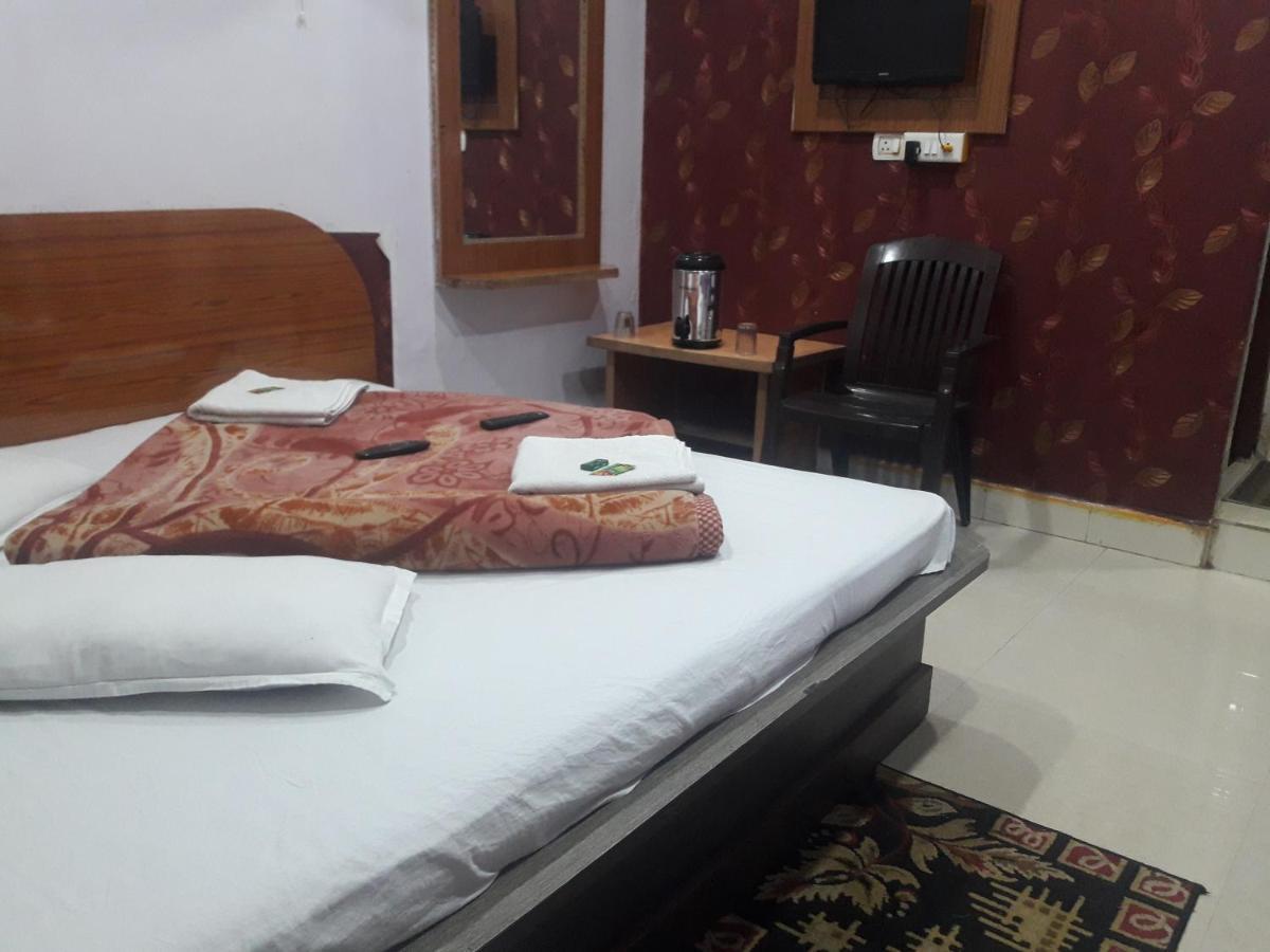 Rajvihar Hotel Pachmarhi Bagian luar foto