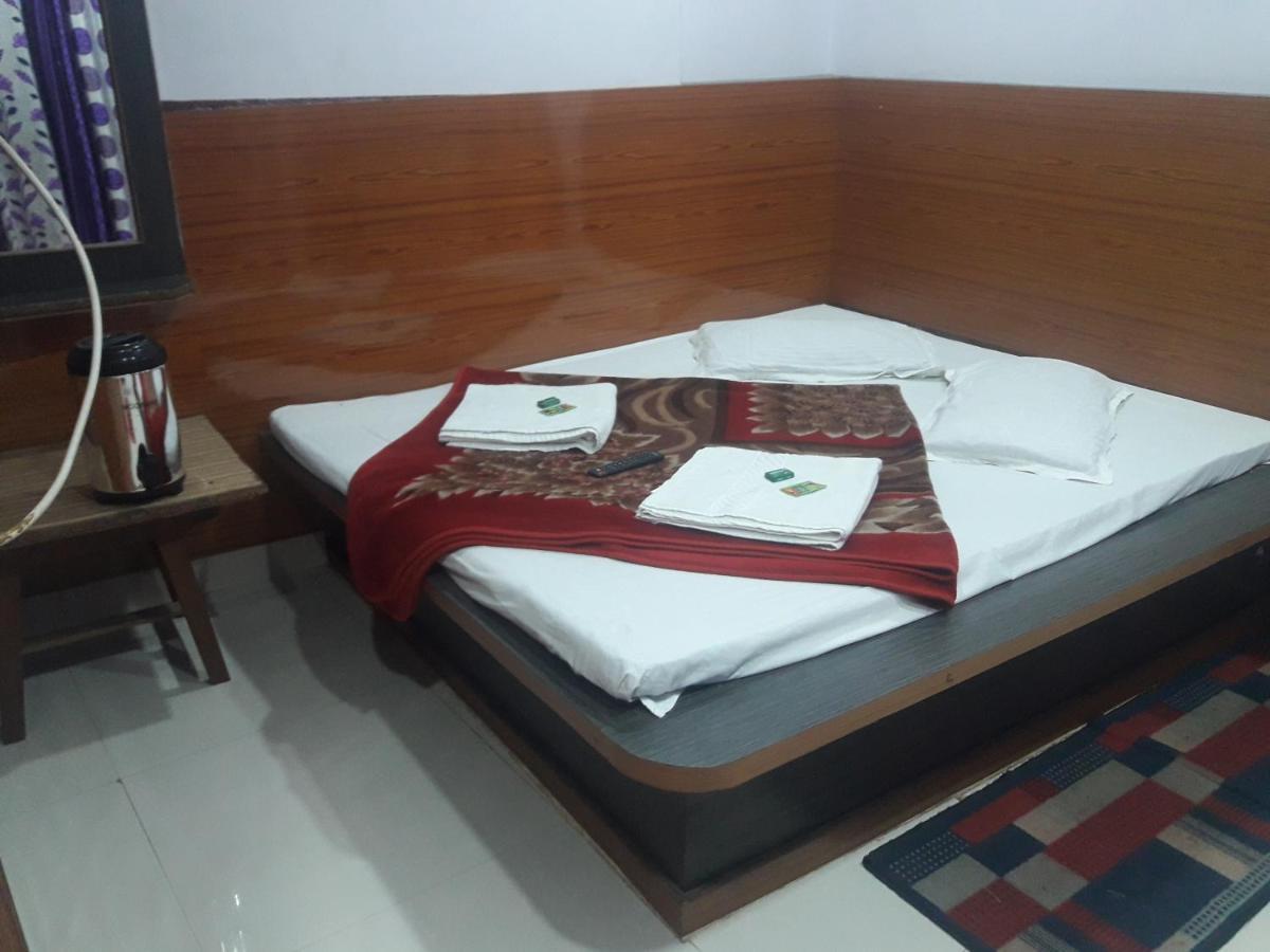 Rajvihar Hotel Pachmarhi Bagian luar foto