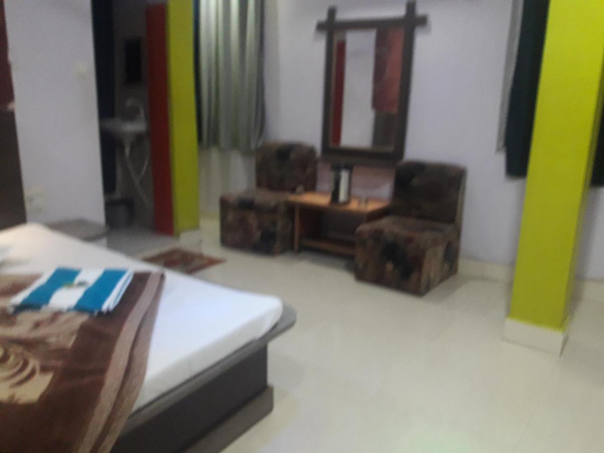 Rajvihar Hotel Pachmarhi Bagian luar foto