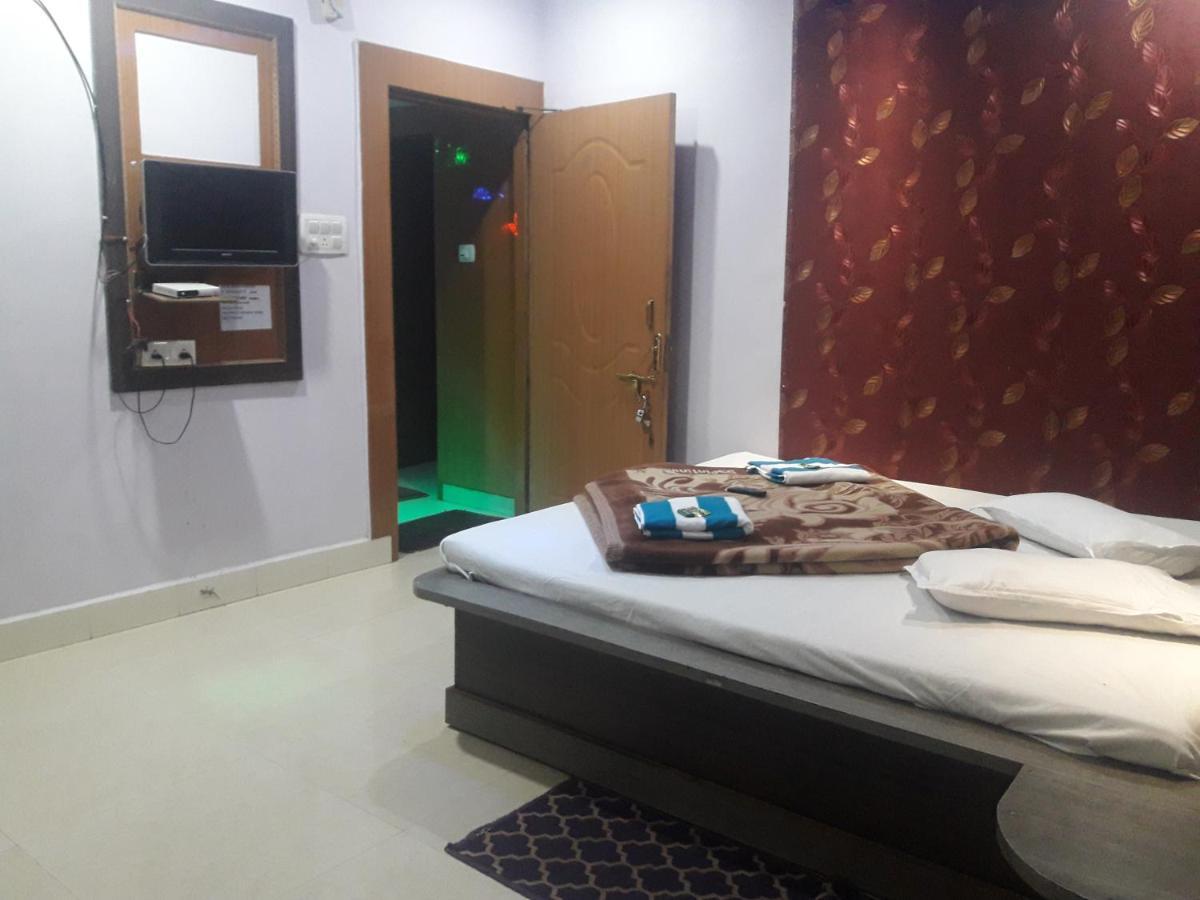 Rajvihar Hotel Pachmarhi Bagian luar foto