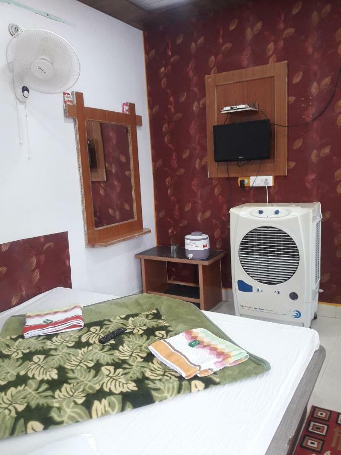 Rajvihar Hotel Pachmarhi Bagian luar foto