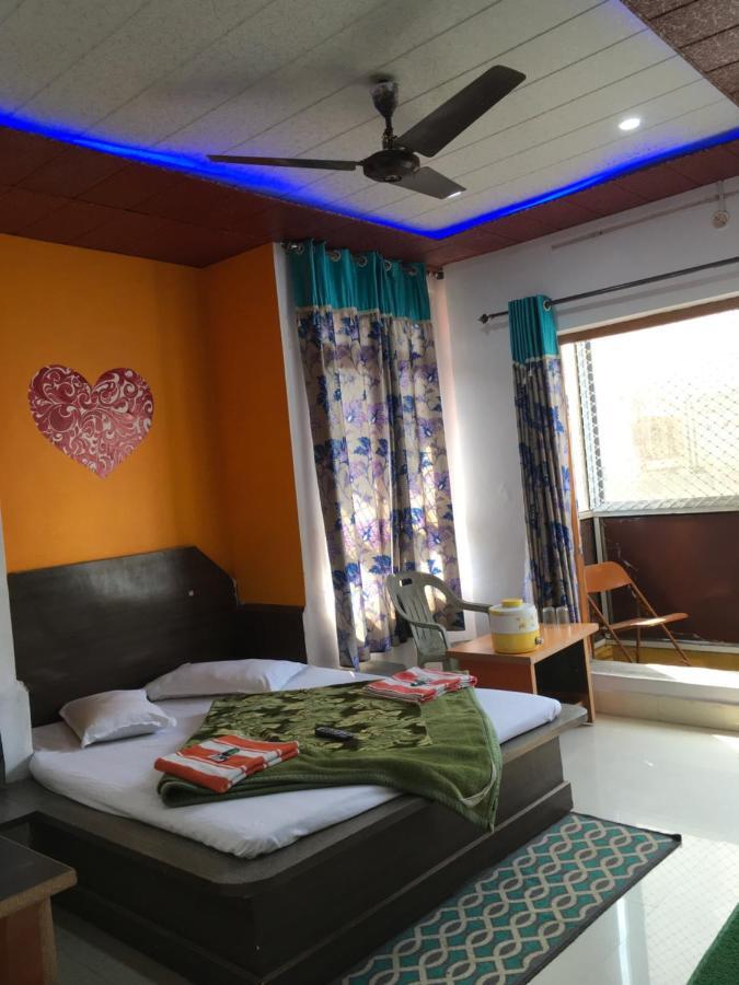 Rajvihar Hotel Pachmarhi Bagian luar foto
