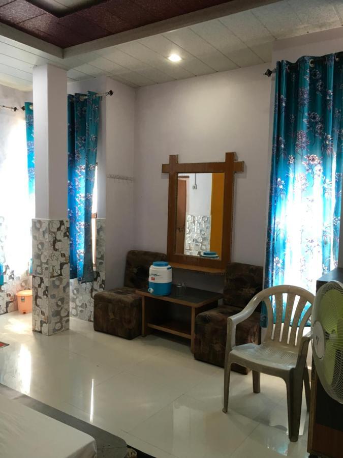 Rajvihar Hotel Pachmarhi Bagian luar foto